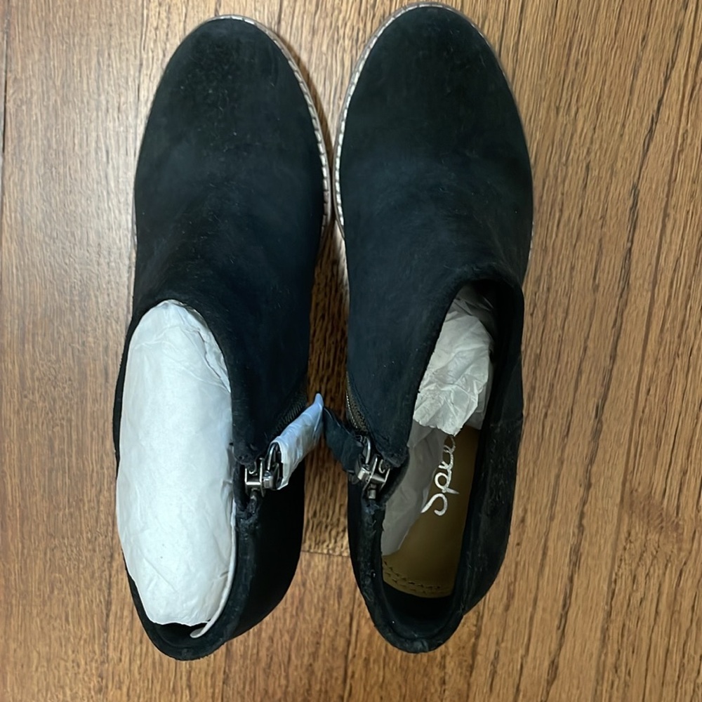 Brand New Splendid Black Suede Booties , Size 6.5 - Picture 4 of 7